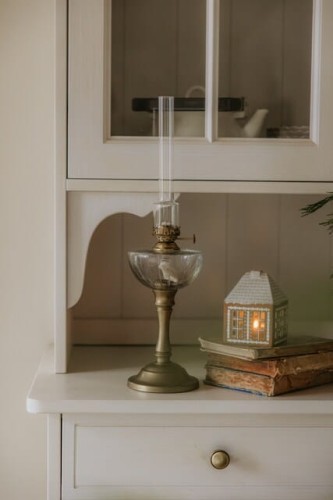 Lampa oliwna na mosiężnej nóżce h45cm