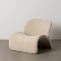 Beżowy fotel boucle