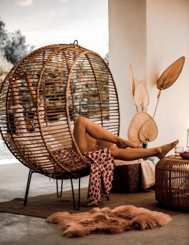 Rattanowy wiszący i stojący fotel Ball 