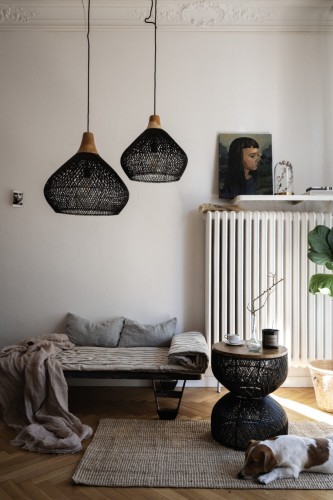 Rattanowy klosz z drewnem teakowym L - Czarny - BAND I Bally Hands