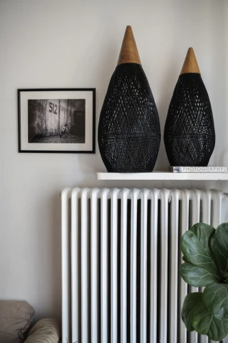 Rattanowy klosz z drewnem teakowym - L - Czarny - CONE I Bally Hands