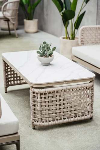 Stolik aluminiowy Tiziano szampański | Monnarita