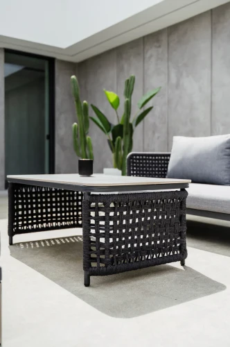 Stolik aluminiowy Tiziano szary | Monnarita