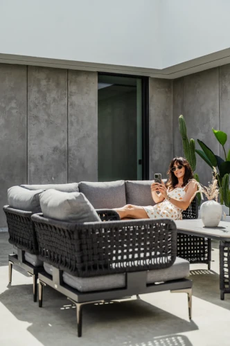 Sofa aluminiowa trzyosobowa Tiziano szara | Monnarita