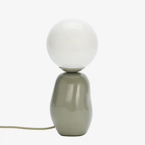Emaliowana lampa stołowa Kula - szara | Madam Stoltz