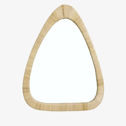 Trójkątne lustro z ramą z trzciny | Madam Stoltz